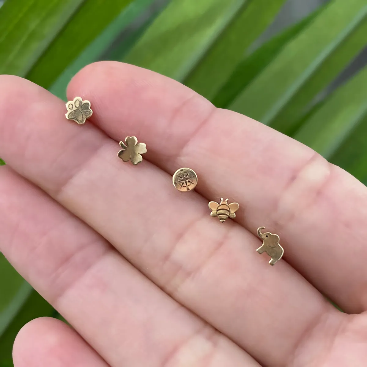 14k Itty Bitty Compass Stud