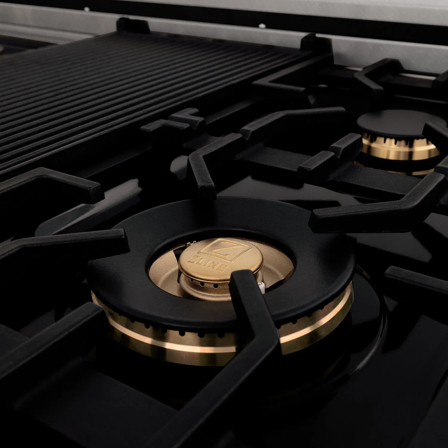 ZLINE Autograph Edition 48" Porcelain Rangetop with 7 Gas Burners in DuraSnow® Stainless Steel with Matte Black Accents (RTSZ-48-MB)